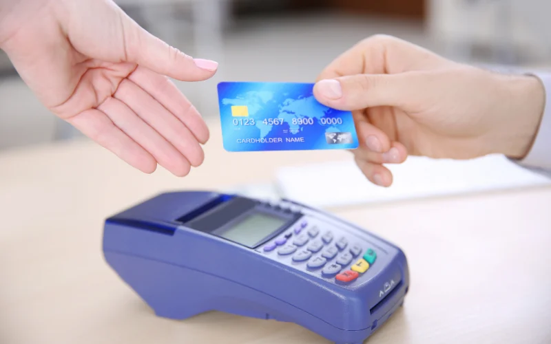 Tiêu chí lựa chọn điểm hỗ trợ rút tiền thẻ tín dụng uy tín tại Quận 7
